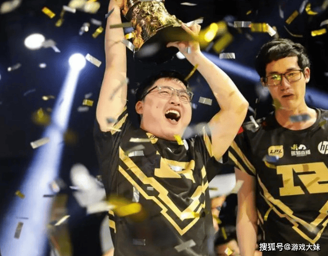 中艰难挣扎, on, 既能提升品