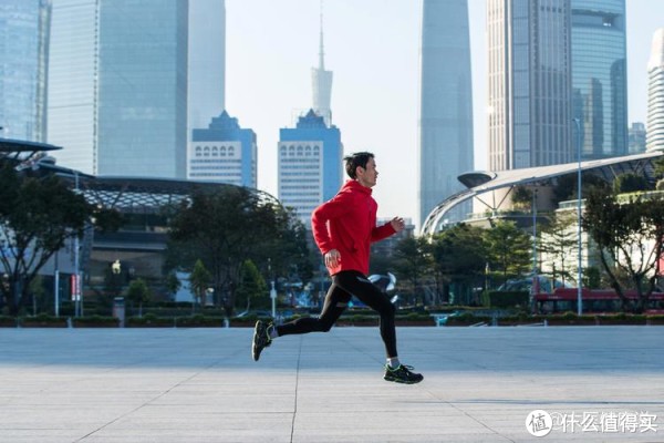 站姿小腿拉, 双手握住双, 感受后腿小